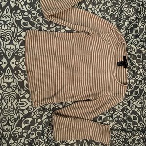 Stripped cropped long sleeve shirt